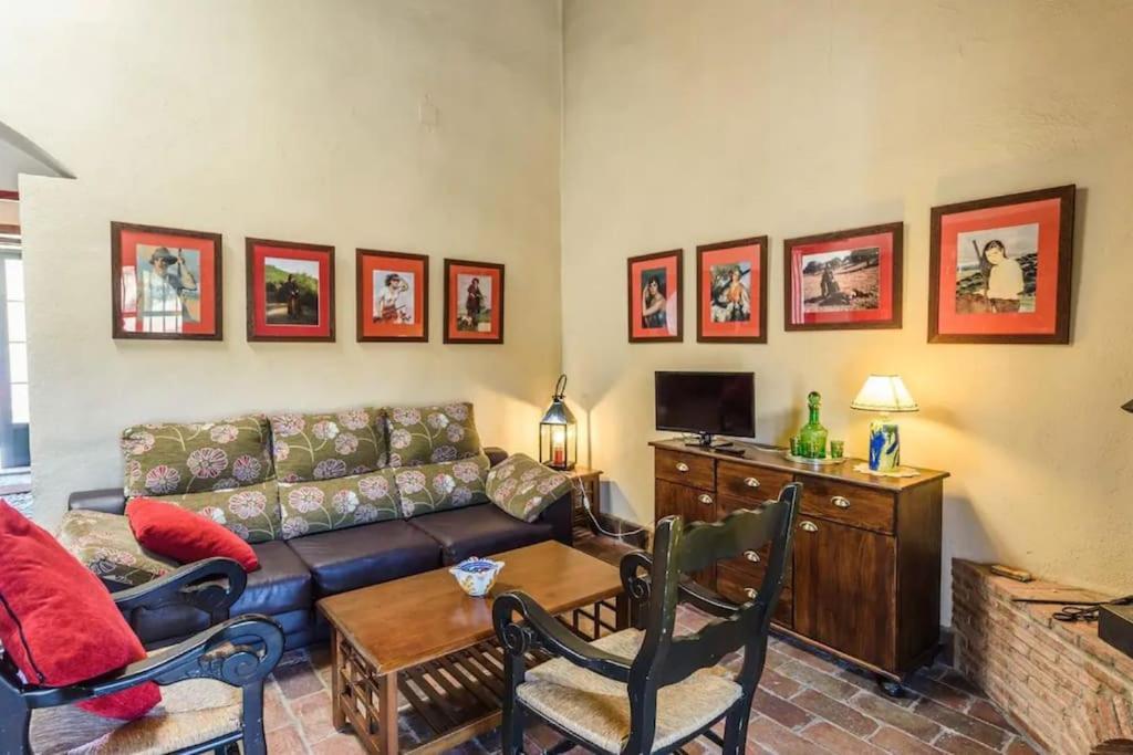 Casa Cortijo En Dehesa Sierra Leon Ferienhaus