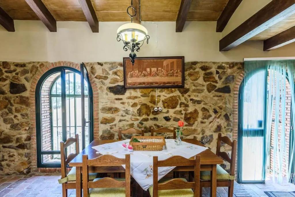 Hébergement de vacances Casa Cortijo En Dehesa Sierra Leon La Puebla de los Infantes